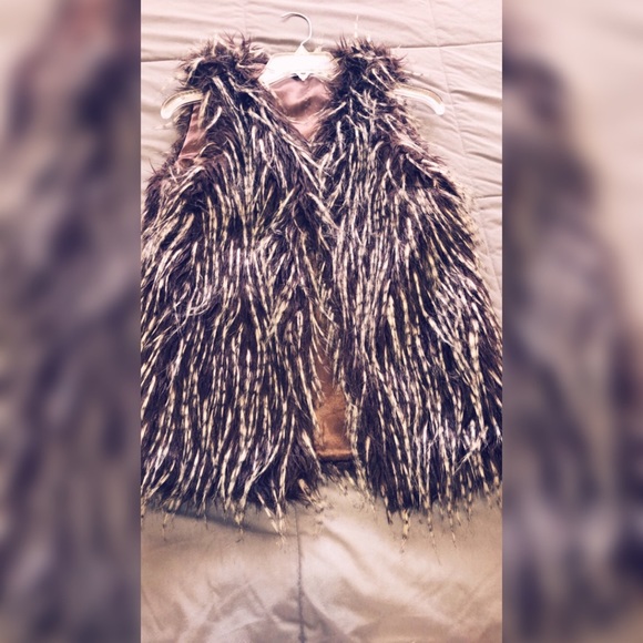 💕Smoky Grey Faux Fur Vest 💕 - Picture 1 of 3